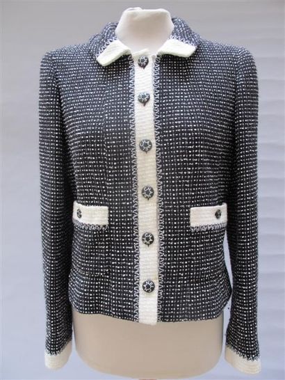 null CHANEL Boutique, collection 1998. Veste noire et blanche en laine et coton,...