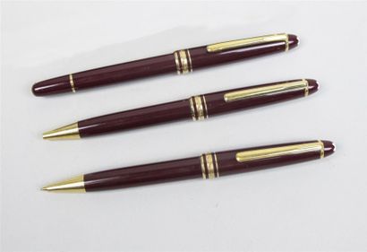 null MONTBLANC. Meisterstrück. Parure stylo bille, porte-mines et roller en résine...