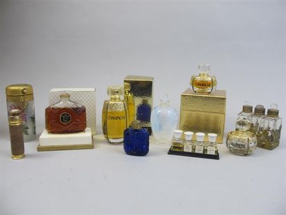 null Ensemble de divers diminutifs parfums.