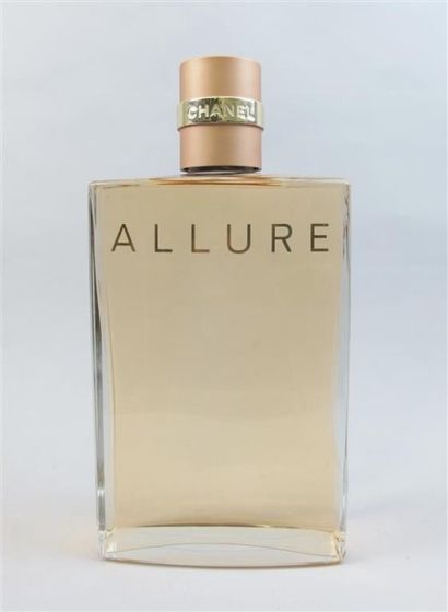 null CHANEL - "Allure" (1990). Ht. 33,5 cm.