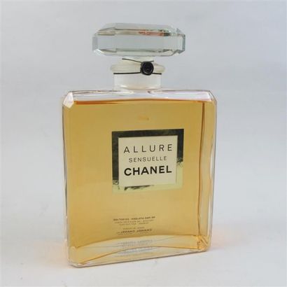 null CHANEL - "Allure sensuelle" (années 1990), flacon carré Malevitch, Ht. 27 c...