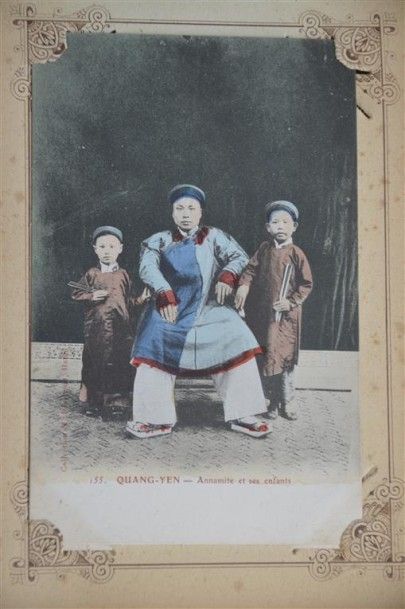 null 1906 Souvenir de l'Indo-Chine 96 cartes postales rehaussées Collection Passignat,...