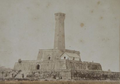 null 1888 L'album de photographies du voyage du Caire au Tonkin constitué par le...