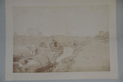 null 1888 L'album de photographies du voyage du Caire au Tonkin constitué par le...