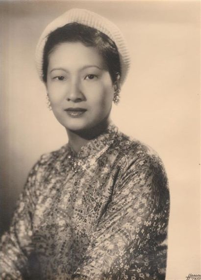 null 1939 Nam Phuong, la dernière impératrice d'Annam et du Vietnam. Un ensemble...