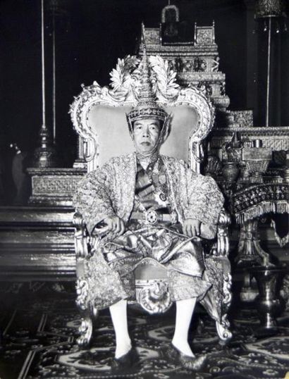 null 1956 Le couronnement de leurs Majestés le Roi Norodom Suramarit et la Reine...