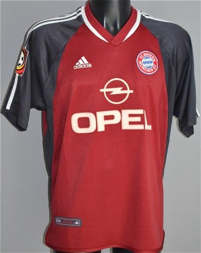 null Willy SAGNOL n°2. Maillot réplica du FC Bayern Munich pour la saison 2001-2002...