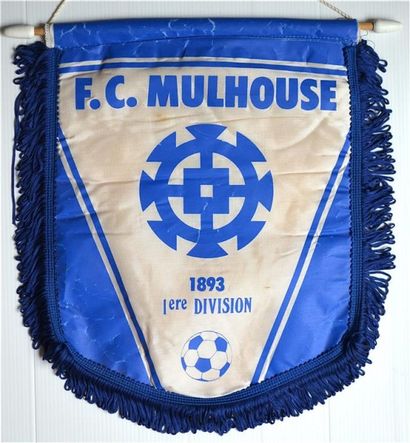 null Fanion du FC Mulhouse pour la saison 1982-1983 du championnat de France de 1ère...