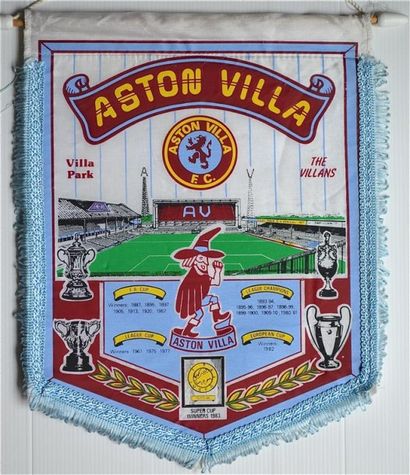 null Fanion d'Aston Villa pour la saison 1984-1985. Signature des joueurs au dos....