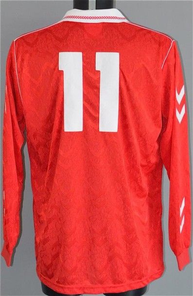 null Didier SIX n°11. Maillot porté lors du jubilé d'Eusébio.	