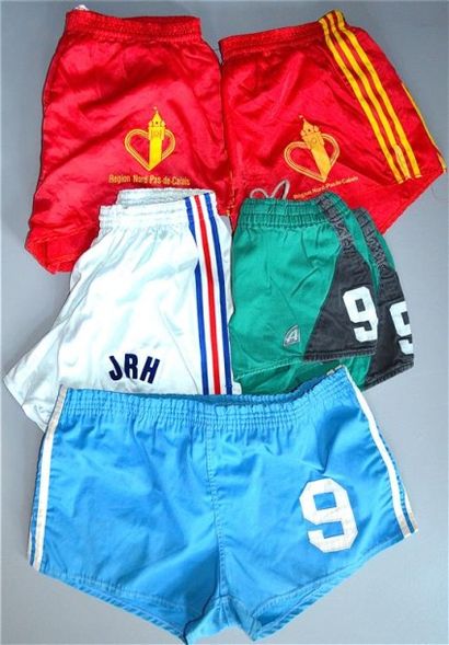 null Lot de 5 shorts de football ayant appartenu à Didier SIX.	