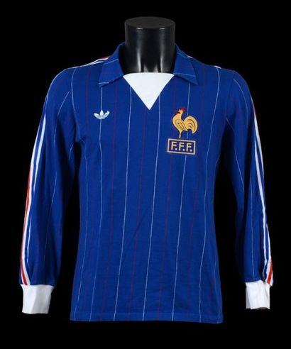  Jean TIGANA n°14. Maillot porté avec l'équipe de France entre 1980 et 1982. Le joueur...