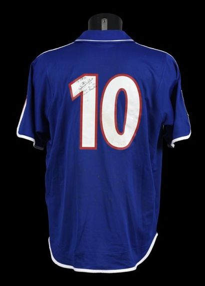 null Zinedine ZIDANE n°10. Maillot porté avec l'équipe de France face au Japon le...