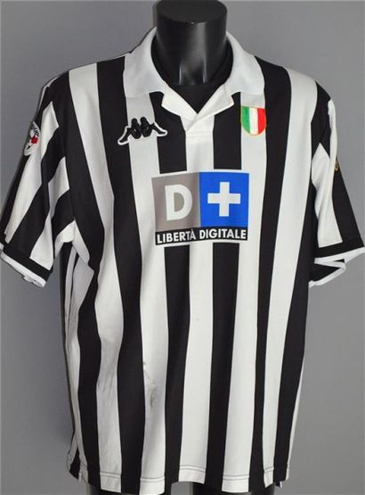 null Nicola AMORUSO n° 16. Maillot de la Juventus de Turin pour la saison 1998-1999...
