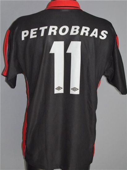 null REINALDO n°11. Maillot porté avec le club du CR Flamengo pour la saison 1999-2000...