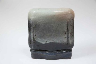 null LAMBERCY Philippe (1919-2006) Vase rectangulaire sur important piedouche en...