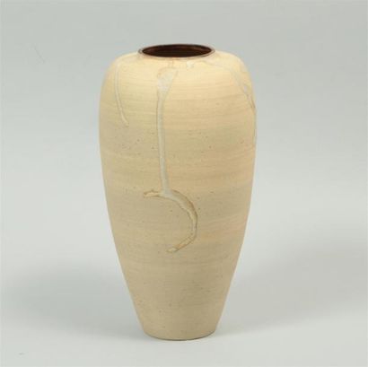 null LACHENY Jacques (né en 1937) Vase ovoide en grès au naturel, à décor de légères...