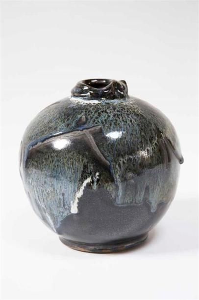 null LANOS Michel (1926-2005) Vase boule à petit col en grès émaillé à décor d'épaisses...