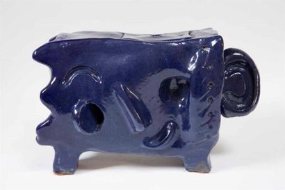 null LANOS Michel (1926-2005) Sculpture boîte rectangulaire en grès émaillé bleu,...