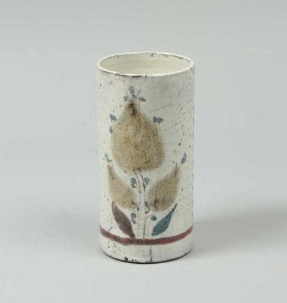 null REYNAUD Gustave (1915-1972) Vase cylindrique en terre cuite à glaçure blanche...