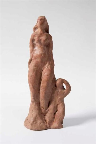 null PAULET Jean (1931-2012) Statuette de femme avec un enfant. Terre cuite. H. 23,5...