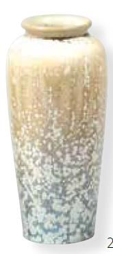 null SEVRES Vase en porcelaine à épaulement et col ourlé resserré à décor d'oxydation....