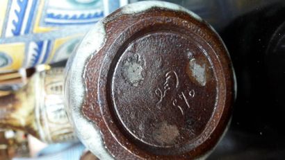 null MOREAU-NELATON Etienne (1859-1927) Petit vase cylindrique en grès à épaisses...