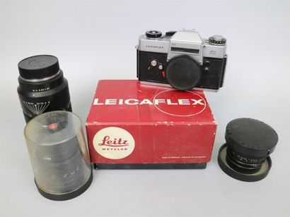 null Ensemble Leicaflex, en l'état : Boitier LEICAFLEX SL Leitz Wetzlar, n°1240743,...