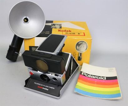 null Lot : Polaroid SX-70 Land Camera SonarOneStep, avec flash et instructions, fonctionne,...