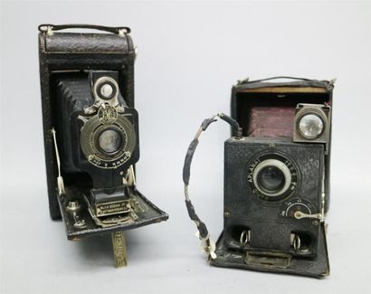 null Lot de 2 appareils photo : Kodak N°I-A Autographic Kodak JR, use film N°A-116,...