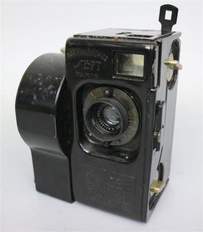null Sept Paris. Caméra 35 mm. Construit par les établissements André DEBRIE Paris....