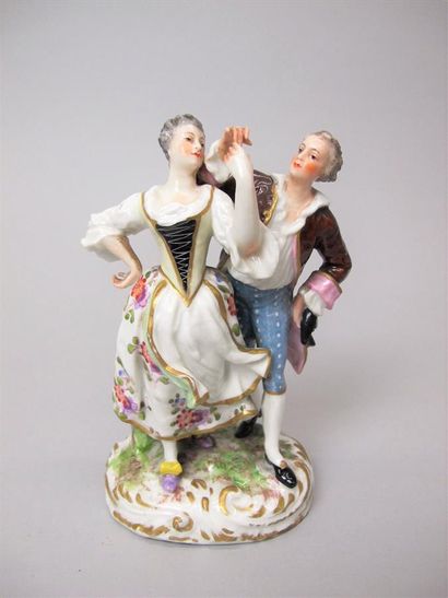 null Allemagne ? Statuette avec deux personnages, homme et femme avec terasse, XIXe...