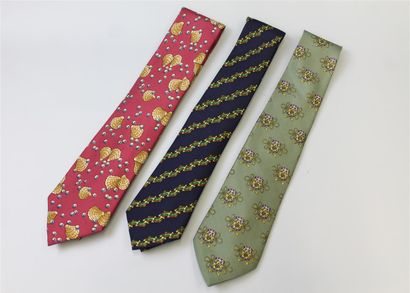 HERMÈS. Ensemble de neuf cravates en soie...