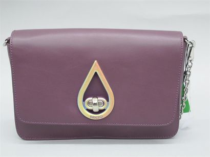 null KENZO. Sac en cuir violet à rabat orange à l'intérieur, bandoulière chaîne en...