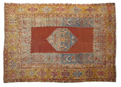 TAPIS OUCHAK (Asie Mineure), 3e tiers du 19e siècle Original tapis au médaillon emprunter...