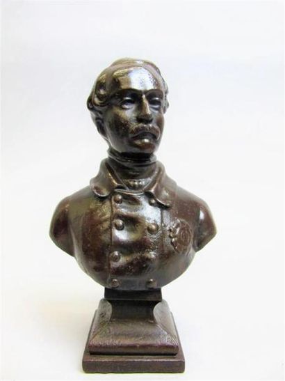 null Napoléon, Prince président. Buste en fonte de fer patiné marron. H. 18 cm.