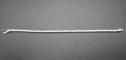 Bracelet ligne en or blanc 750°/°° (18k)...