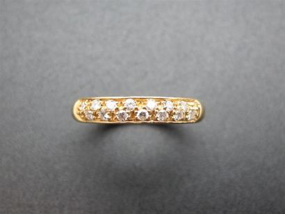 null Bague en or jaune 750°/°° (18k) sertie de diamants.TDD: 53. Poids brut: 4 g