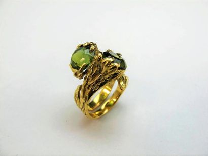 null Emmanuelle RICARD. Bague en or jaune 750°/°° (18k) de forme "toi et moi" sertie...