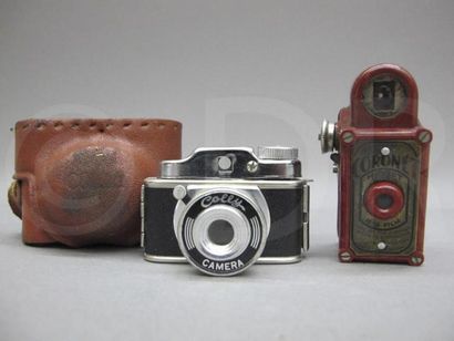 null Deux appareils miniatures : Coronet Midget rouge film16 mm (léger manque) et...