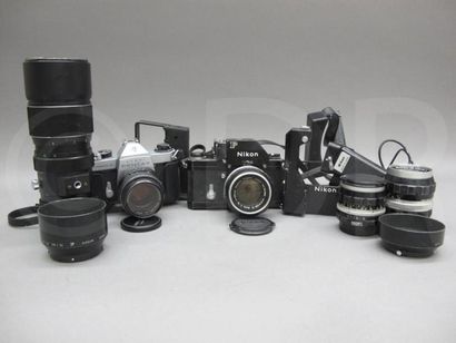 null Nikon. Boitier F noir, n°7226536, objectif Nikkor-S 1.4/50 mm, n°664560. Objectif...