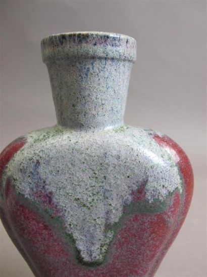 null DECOEUR Emile (1876-1953)
Vase de forme balustre à épaulement en grès émaillé...