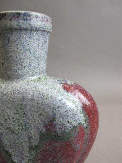 null DECOEUR Emile (1876-1953)
Vase de forme balustre à épaulement en grès émaillé...