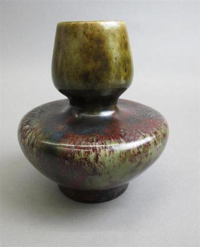 null DALPAYRAT Adrien (1844-1910)
Vase de forme coloquinte en grès à émail flammé...