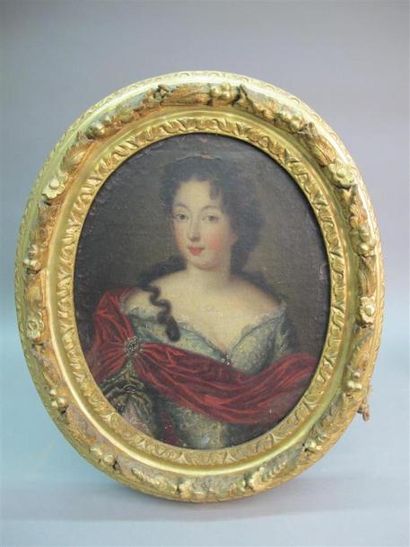 null Ecole française du XVIIIème siècle
Portrait ovale d'une dame de qualité Huile...