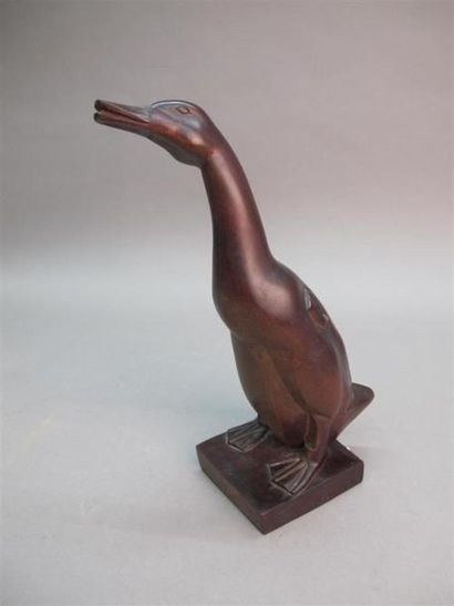null Emile-Just BACHELET (1892-1981)
Canard tête levée
Sculpture en acajou sculpté,...