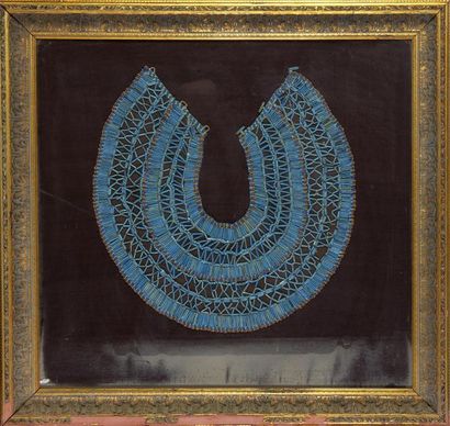  EGYPTE Large collier à sept rangées de perles tubulaires et annulaires, faïence...