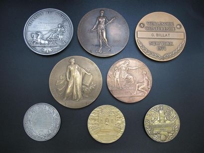 null Médailles : Louis XIV, refrappe attribuée à M. Régismanset ; Emile Combes ;...