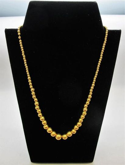 null Collier marseillais en or jaune 750°/°° (18k) composé d'une suite de perles...