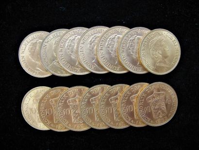 null PAYS BAS. 14 pièces de 10 Gulden or. Wilhelmin, 1933 (10), 1911,1912, 1913 (2)....
